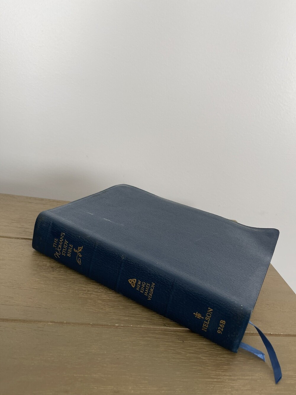 NKJV The Woman's Study Bible, Genuine Leather, Blue